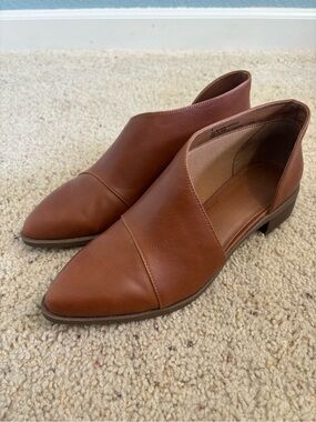 Universal Thread Brown Flats